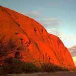 Uluṟu, Uluṟu-Kata-Tjuṯa-Nationalpark / Northern Territory, Copyright © 2004