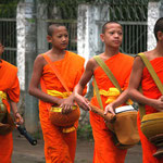 the everyday monk supply in Luang Prabang / Laos, Copyright © 2011