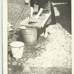 1950 - Madre lavaggio panni - mother washing dress