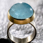 Ring von Urte Hauck, Hemmingen, mit Aquamarin, 750|-PD Weissgold-750|-Gelbgold