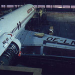 Die MD-87 OE-LMK im Hangar/Courtesy: Austrian Airlines