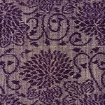 浦野理一作、縦節紬のきもの。濃い紫地に菊唐草模様が織りだされています。