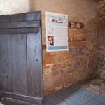 Vorderer Raum mit Ausstellungsbeginn: Arnheiter Kapelle