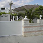 puerta corredera acanalada blanca