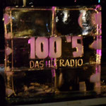 100`5 Das Hitradio - Logo ; gesägt, geschnitzt, gefräst