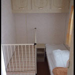Kleine slaapkamer - 2x 1-persoonsbed/ledikant