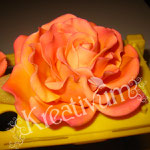 Große Rose aus Blütenpaste