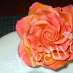 Wie mache ich ein Gesteck aus Zuckerblüten - Rose aus Blütenpaste