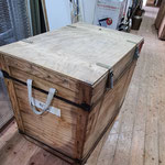 Art._Nr. 1007, Große Holzkiste mit Deckel, L 80 cm, H 63 cm, T 52 cm, 30,00 Euro