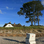 eines der beliebtesten und meist fotografiertesten Motive: das Strandhaus in Ahrenshoop