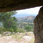 Blick aus einem Dolmen