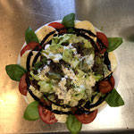 Tomate Mozzarella & gemischtem Salat
