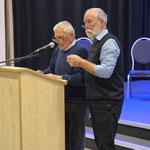 Wahlleiter Eberhard Völkel mit 1. Vorst. Thomas Krüger