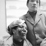 15.就是那张在网上广泛流传，引起了无数争议的照片。 我想，这张照片最大的现实意义不在于它揭示了 社会巨大的贫富反差，更让人 揪心的还在于－－当这两个孩子长大之后， 我们又该用什么来保证他们所代表 的两个阶层的和睦相处？16.我只是想要回我的工钱,可是~~~~