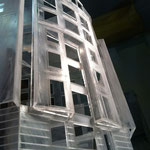 Bâtiment en construction / matériau plexiglass