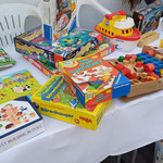 Viele schöne Schnäppchen für Eltern, Großelter und kleine Stöberstrolche