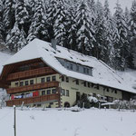 Der Hof bei Schnee