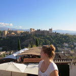 Im Hintergrund Alhambra