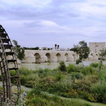 Die Puente Romano (römische Brücke)