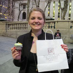 Manuela freut sich auf die Cupcakes!!!