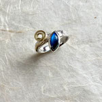 Silberring mit Labradorith-Navette und Spirale in 750/-Gelbgold