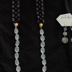 作家：yohaku　品名：necklace「amulet - frost crystal-」　サイズ：長さ約90cm　価格：16,200円（税込）　送料：一律500円（クロネコヤマトコンパクト利用）　素材：真鍮金具、フランス製ブレード、フロストクリスタル、シードビーズ 