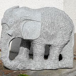 handwerklich ausgearbeiteter Elefant