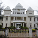 Die Bibliothek von Jaffna, zu welcher ich zufällig gelangte. Der Wächter hat mich eingeladen, rein zu kommen...