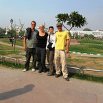 New Delhi, Gruppenfote mit Sabrina und Pascal