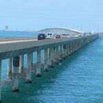 Der Overseas Highway ist der südlichste Abschnitt des U.S. Highways 1 in Florida, USA. Der 205 Kilometer lange Highway verbindet 40 Inseln der Florida Keys miteinander und reicht von Homestead bis nach Key West.