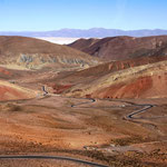 Eine spetktakuläre Fahrt von San Salvador de Jujuy (Argentinien) nach San Pedro de Atacama (Chile) über Anden steht vor uns.