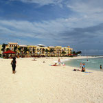 Strand von Playa del Carmen, es hat zurzeit nicht so viele Touristen. Die meisten reisten vor dem Eintreffen des Hurrikans ab.