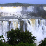 Nach 26 Stunden Busfahrt haben wir sie endlich vor unseren Augen, die Wasserfälle von Iguazu!!! Wow