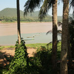 Ein Fluss mündet in den Mekong