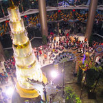 Der grosse Weihnachtsbaum im riesigen Shoppingcenter beim Siam Square.