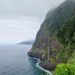 Madeira, Südküste mit Wasserfall