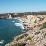 Küste und Praia do Zavial bei Raposeira