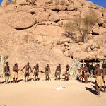 NAMIBIA MOTORRADREISEN ENDUROTOUREN QUADTOUREN GELÄNDEWAGENTOUREN ABENTEUERREISEN OFFROADTOUREN / NAMIBIA DESERT RHINO  WINDHOEK  KHOMASHOCHLAND OMARURU SPITZKOPPE BRANDBERG UIS TWYFELFONTEIN GAI AS UGAB RIVER MESSUM CRATER CAPE CROSS SKELETON COAST 