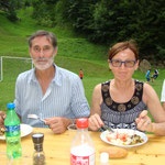 als ob sie die Pose daheim vorm Spiegel geübt hätten......