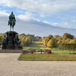 Schloss Schwerin (Schlossgarten Reiterdenkmal Friedrich Franz I)