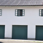 Das Nebengebäude vom Haus Amering steht auf dreifaches symetrisches Grün