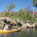 paddeln an den Wasserfällen /  canoeing at the waterfalls