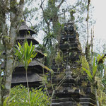 ein Tempel wie im Dschungel, Luhur Batukau / a temple like in a jungle, Luhur Batukau