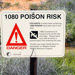 Giftköderwarnungen im National Park - warning signs for poison bait in  the national park
