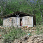 ob die Hütte den nächsten Sturm überlebt? Wonder if this hut will survive a storm