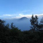 Aussichten bei Aufstieg zum Ijien Gipfel  - views on the way to the top of Ijien 