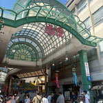 道後温泉のアーケード街には涼しい風が吹き通っていました。　　　　　・アーケード街に涼しき風通る(和良)