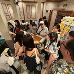 道後温泉では好みの蜜柑ジュースが出て人気を呼んでいました。　・お好みの冷えたジュースを蛇口より(和良)