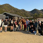 淡路島の乗馬クラブで私たちは春の家族旅行を楽しみました。　　　　　・ゆつたりと乗馬楽しむ春の旅(和良)