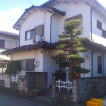 馴染の植木屋さんは塵一つ残さずに松手入を終りました。　　　　　　　　・塵一つ残さず終り松手入(和良)